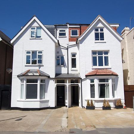 Апартаменты Wonderful 3 Bed Flat With Private Garden In Wimbledon - 1 The Queens Лондон Экстерьер фото
