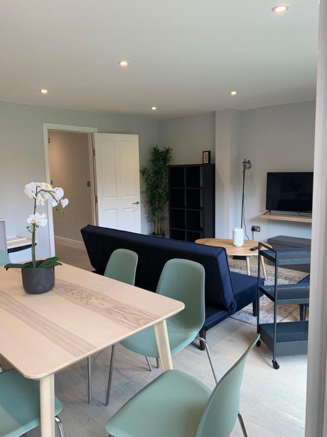 Апартаменты Wonderful 3 Bed Flat With Private Garden In Wimbledon - 1 The Queens Лондон Экстерьер фото